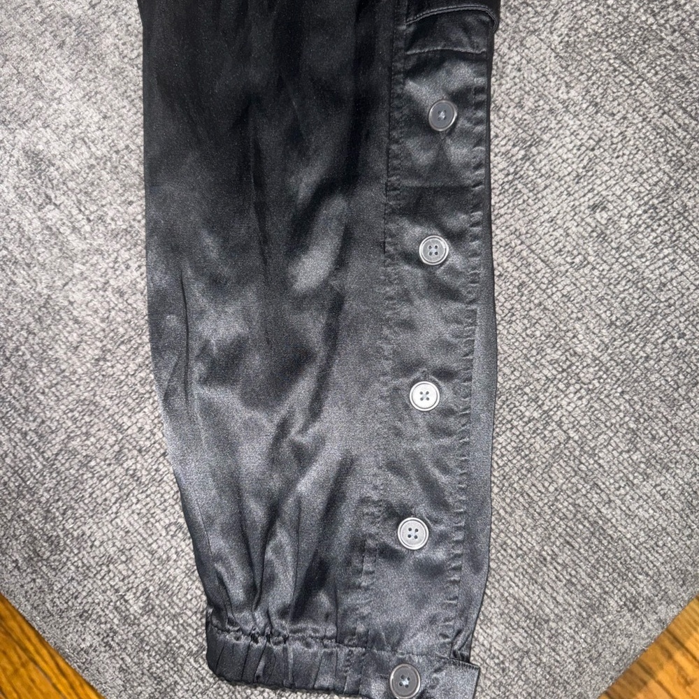 ✨ Chico’s Black Silk-Blend Cargo Jogger Pants Size 0.5 ✨ - Picture 15 of 16